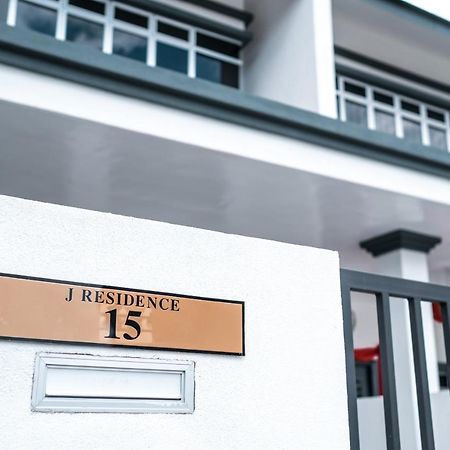 J Residence Banting  Exteriér fotografie